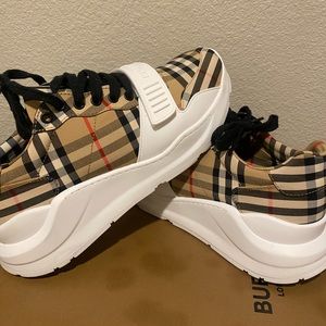 Burberry shoes Men